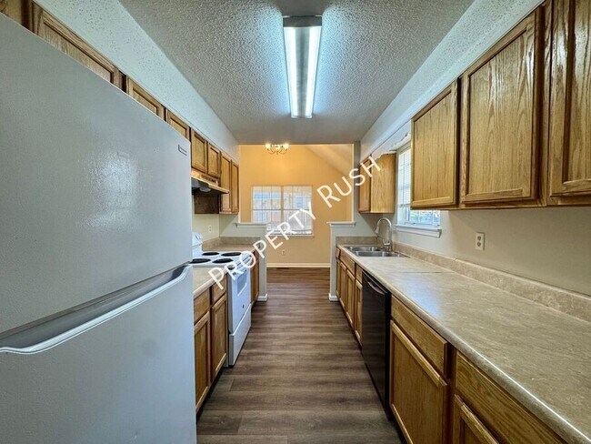 Building Photo - 4320 Ohls Ave