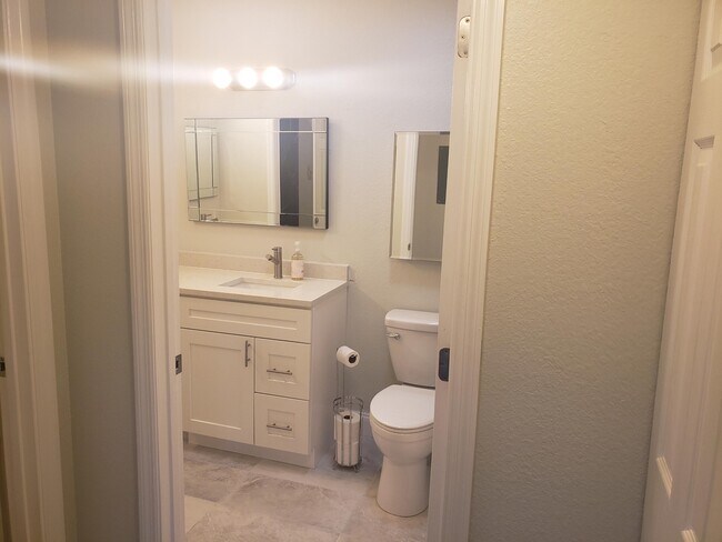 Building Photo - 3860 Coral Tree Cir