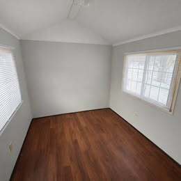 Building Photo - 521 Bedford Rd N