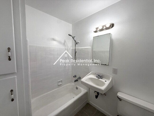 Building Photo - Ethan2437