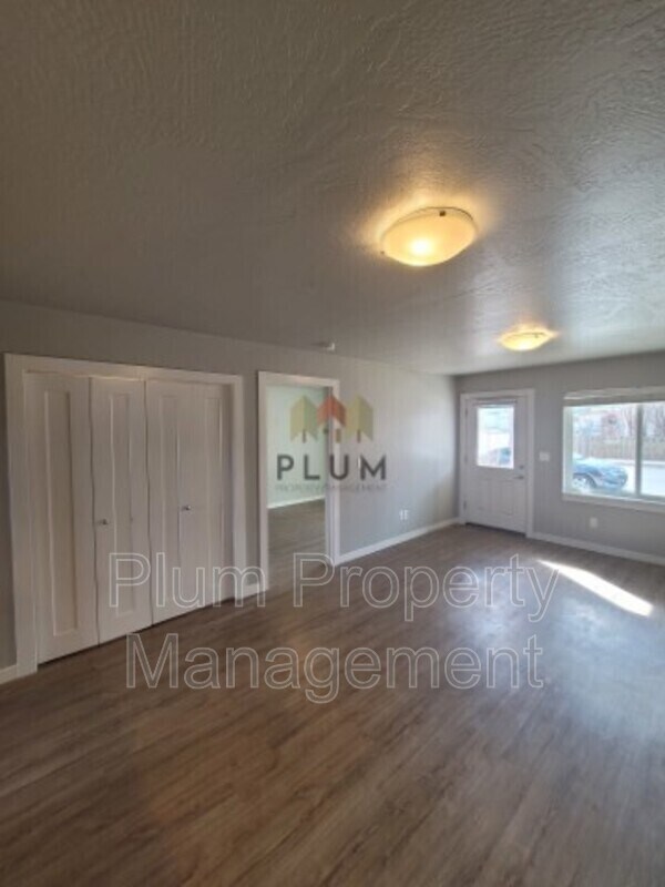 Building Photo - 2416 McDonald Ave