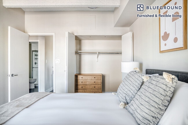 Building Photo - 10 Emerson St