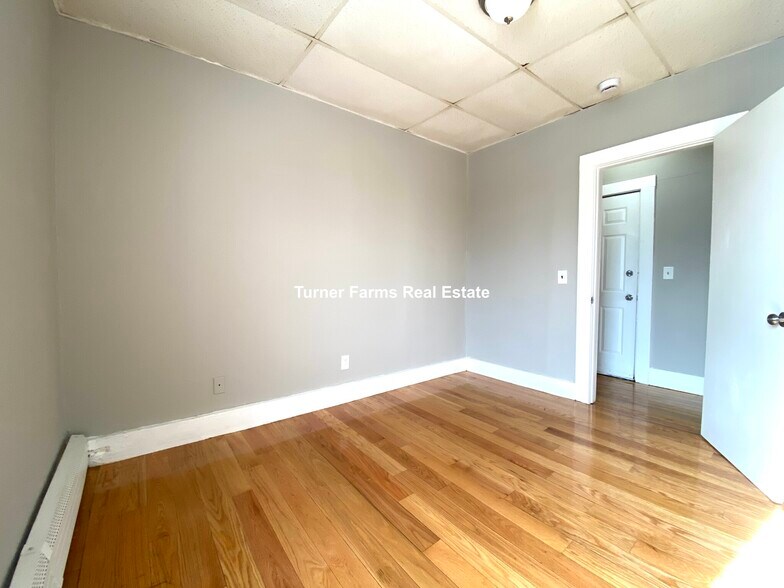 Building Photo - 270 Bowdoin St