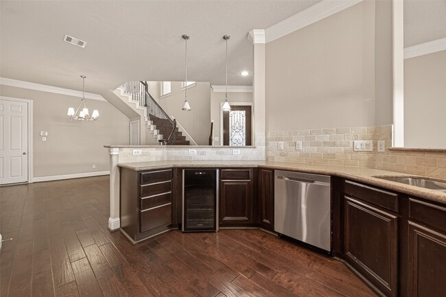 Building Photo - 5708 Petty St