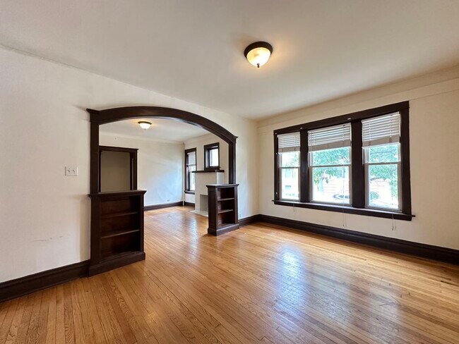 Building Photo - 3449 W Schubert Ave