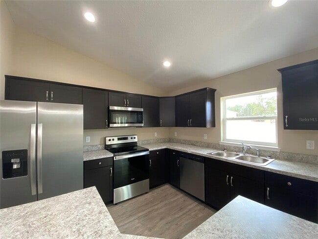 Building Photo - 16690 SW 21st Avenue Rd