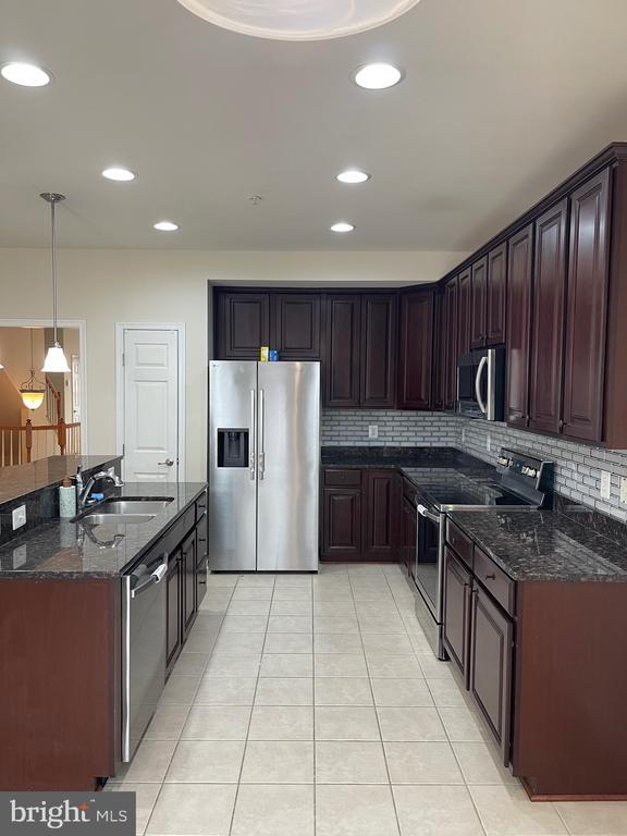 Building Photo - 7287 Elkridge Crossing Way