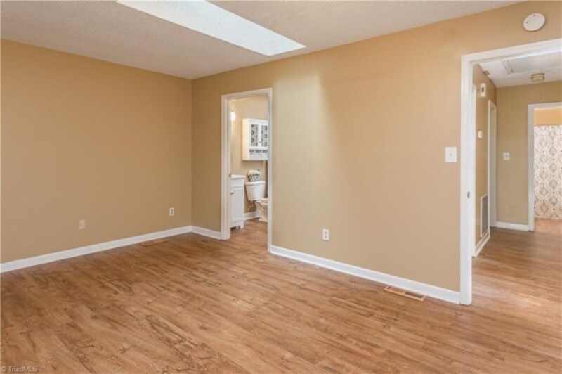 Building Photo - 204 Brambleton Ct