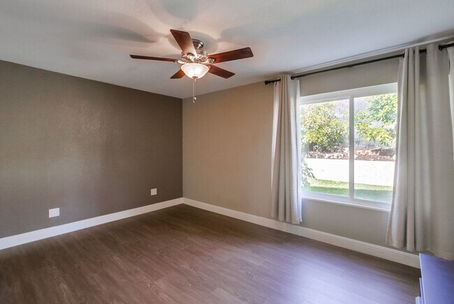 Building Photo - Single Level Poway Home on a Corner Lot