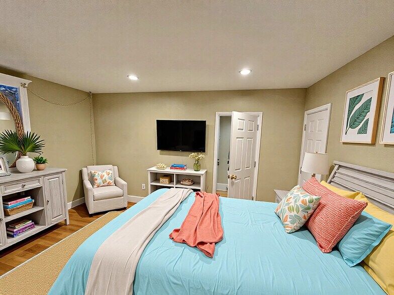 Building Photo - 56 Egmont St