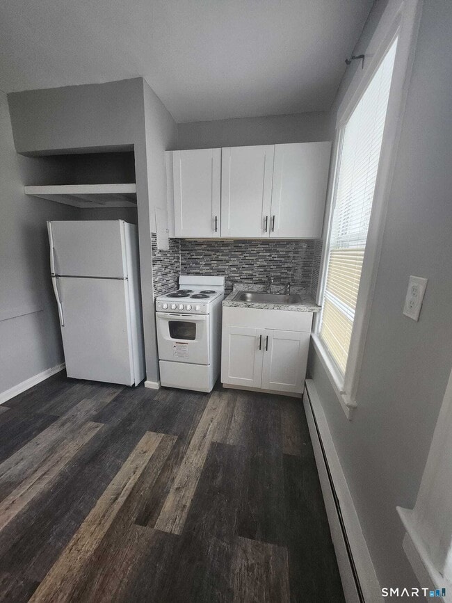 Building Photo - 22-24-24 Brown St