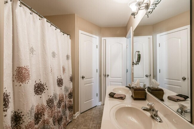 Building Photo - 953 Pebble Beach Cir