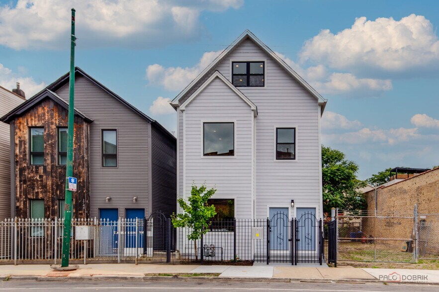 Primary Photo - 1746 N California Ave