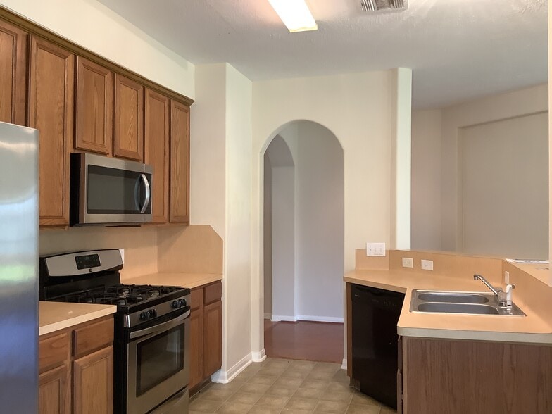 Building Photo - 4811 Chase Stone Dr
