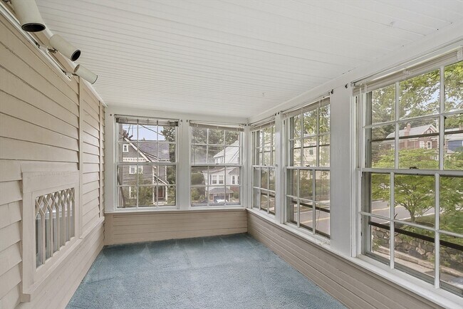 Building Photo - 93 Upham St