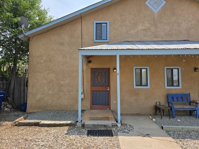 Building Photo - 808 Agua Fria St
