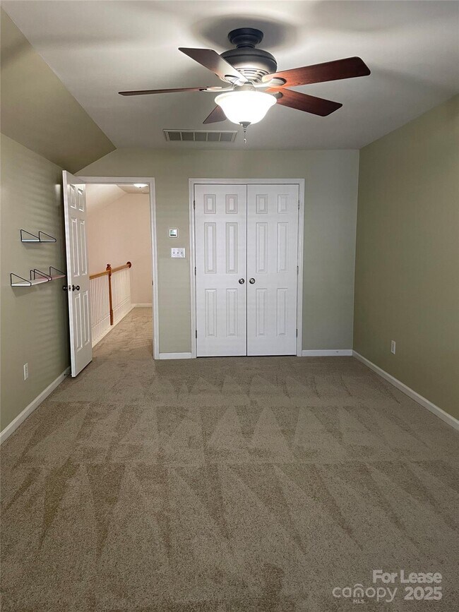 Building Photo - 113 Abbotsbury Ct