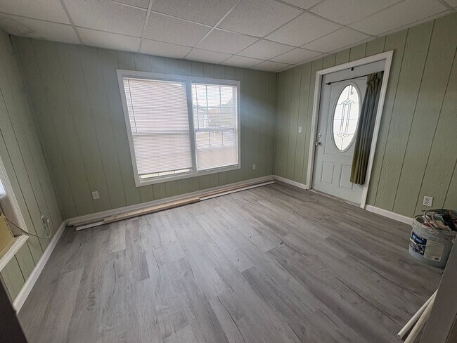 Building Photo - 2bed/2bath SFH Rent $1250/month ready May 2026