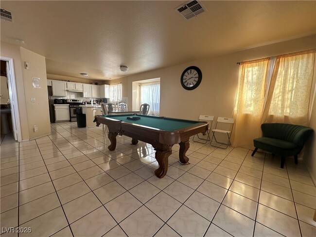 Building Photo - 8657 Keewatin Ct