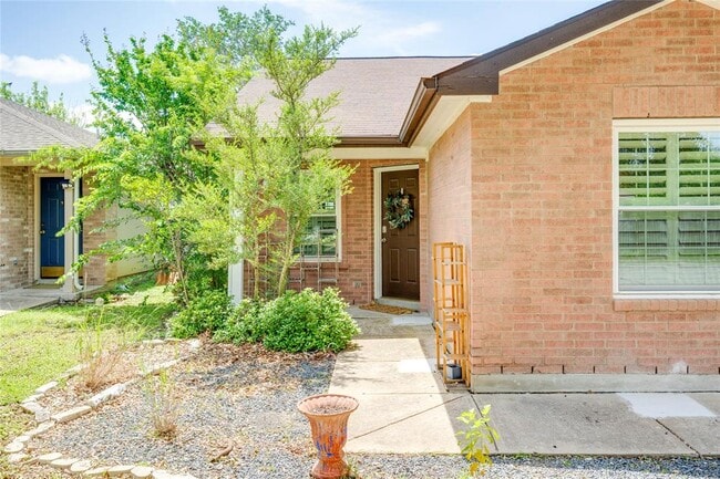 Building Photo - 18325 Maxa Dr