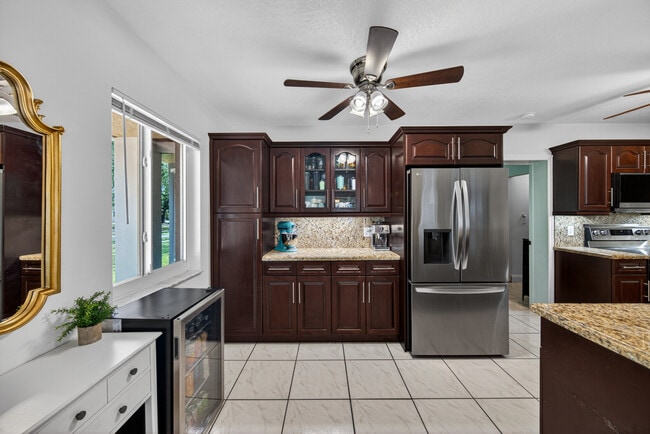 Building Photo - 211 S 57th Way