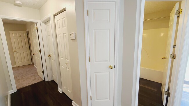 Building Photo - 2342 Benay Rd