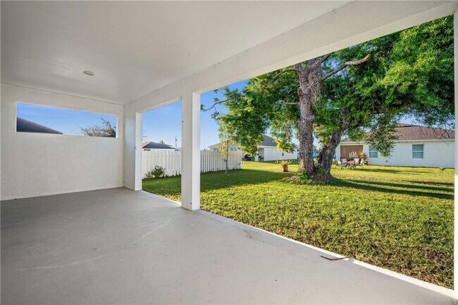 Building Photo - Stunning New Construction Home in Desirabl...