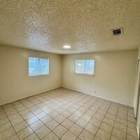 Building Photo - 1626 Royal Hill Dr