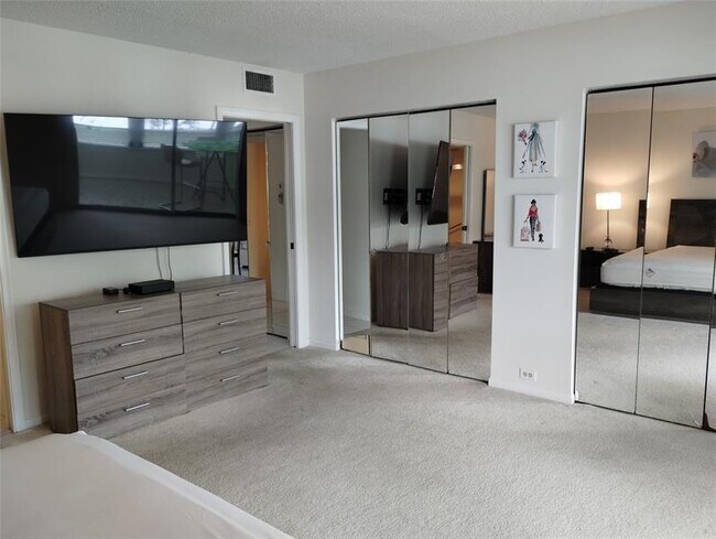 Building Photo - 2903 Victoria Cir