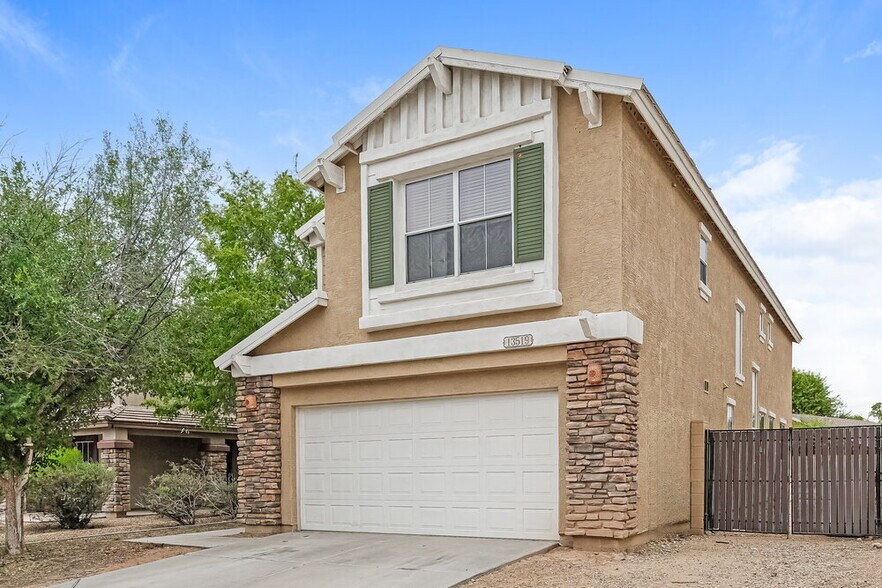 Building Photo - 13519 W San Juan Ct