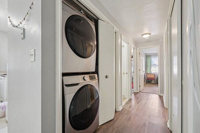 Building Photo - 25 Rockland St