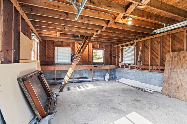 Building Photo - 314 Crossway Rd