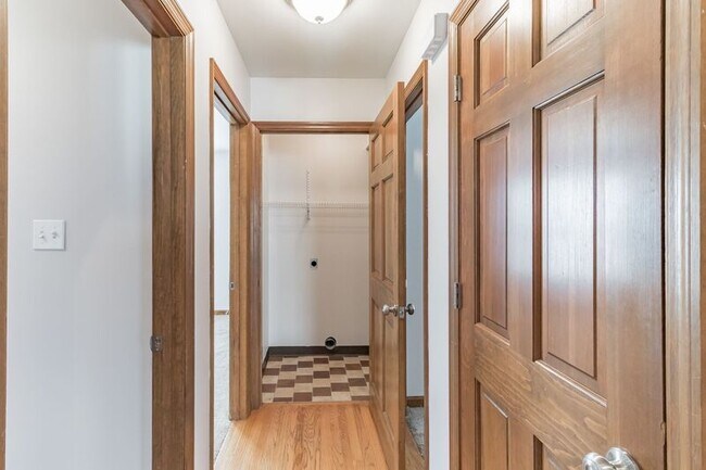 Building Photo - 2310 N 5th St