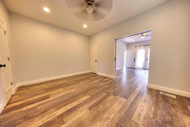 Building Photo - 4145 Humphrey St