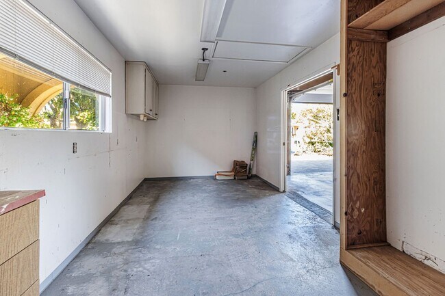 Building Photo - Spacious Saratoga Home with Great Outdoor ...