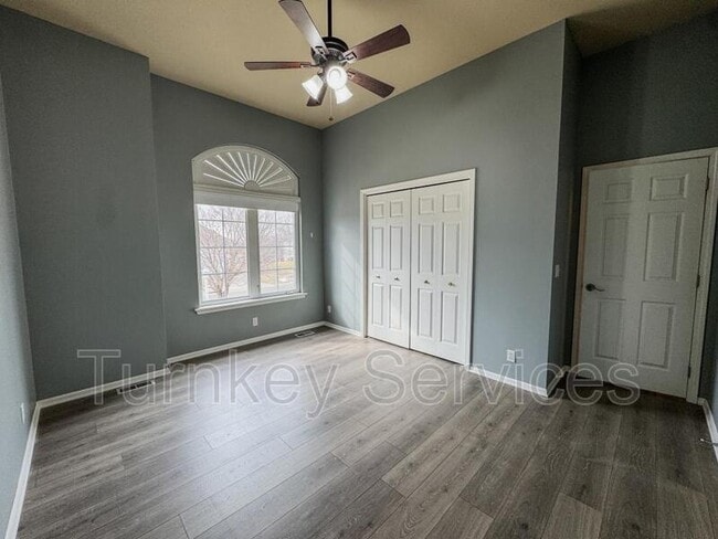 Building Photo - 717 Villa Plaza