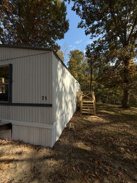 Building Photo - 0 Acorn Village Ln