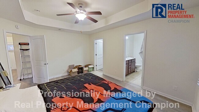 Building Photo - 3 BD/2 BA Home w/Split Bedrooms, Bonus Room, Fenced Yard & Attached Garage