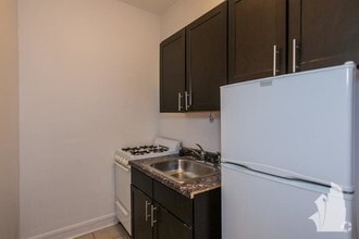 Building Photo - 2827 N Burling