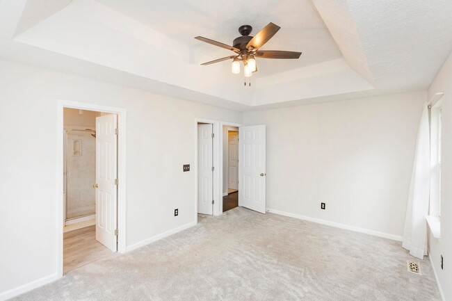 Building Photo - 105 Redbud Dr
