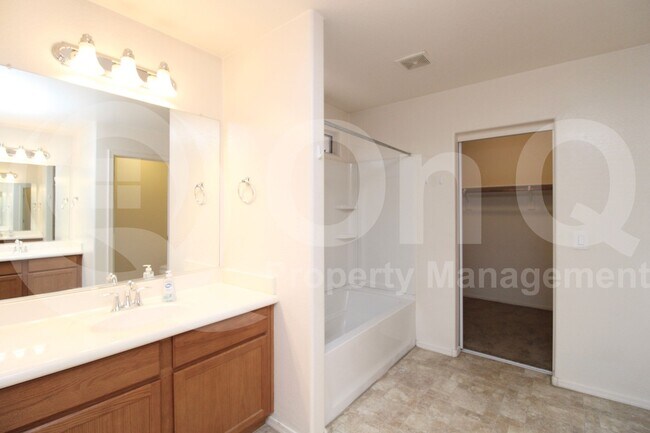 Building Photo - 105 N 87th Ave