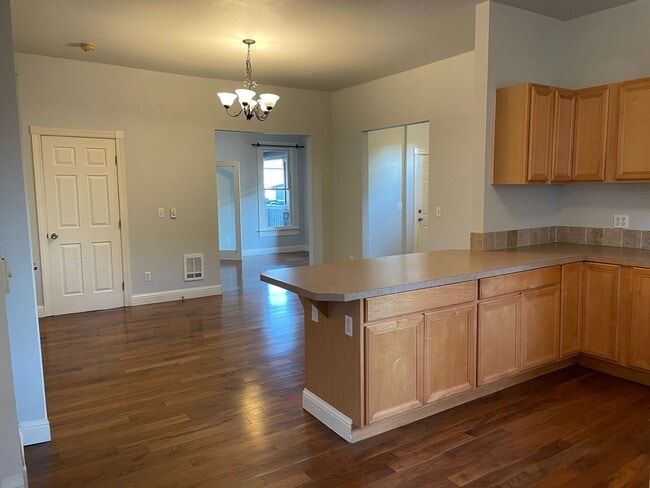 Building Photo - M1614 #1-3