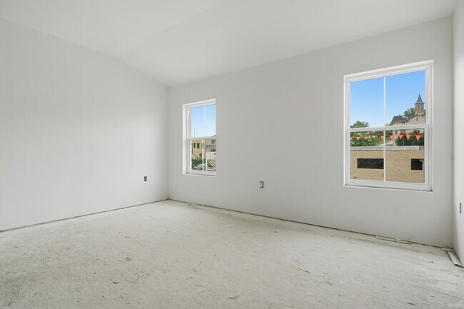 Building Photo - 119 Kettle Moraine Dr S