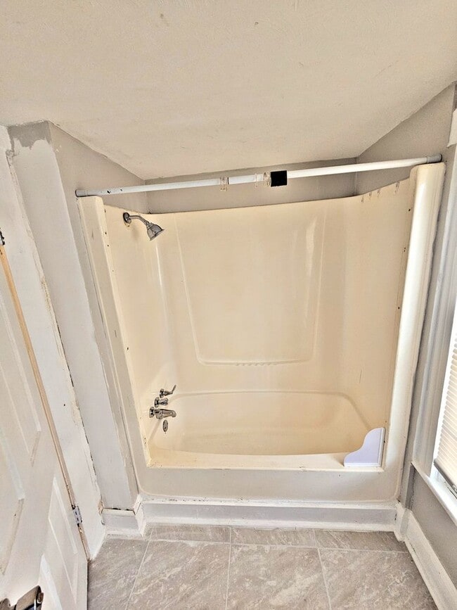 Building Photo - 2BR/1BA HOUSE SW Decatur