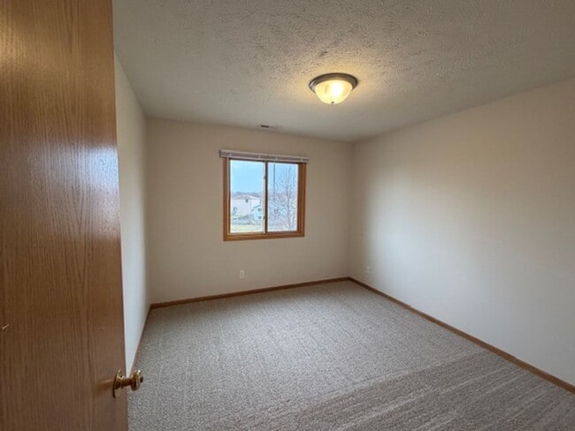 Building Photo - Large 4 bedroom house in SW Lincoln