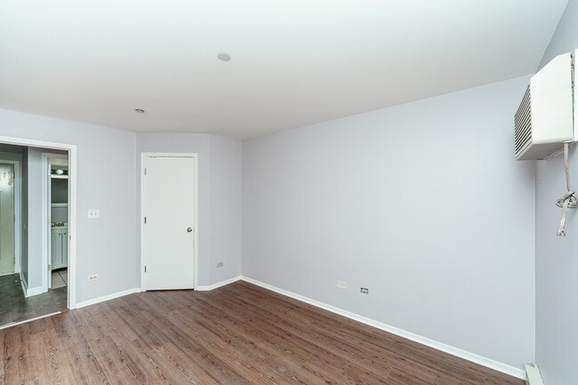 Building Photo - 1332 Cunat Ct