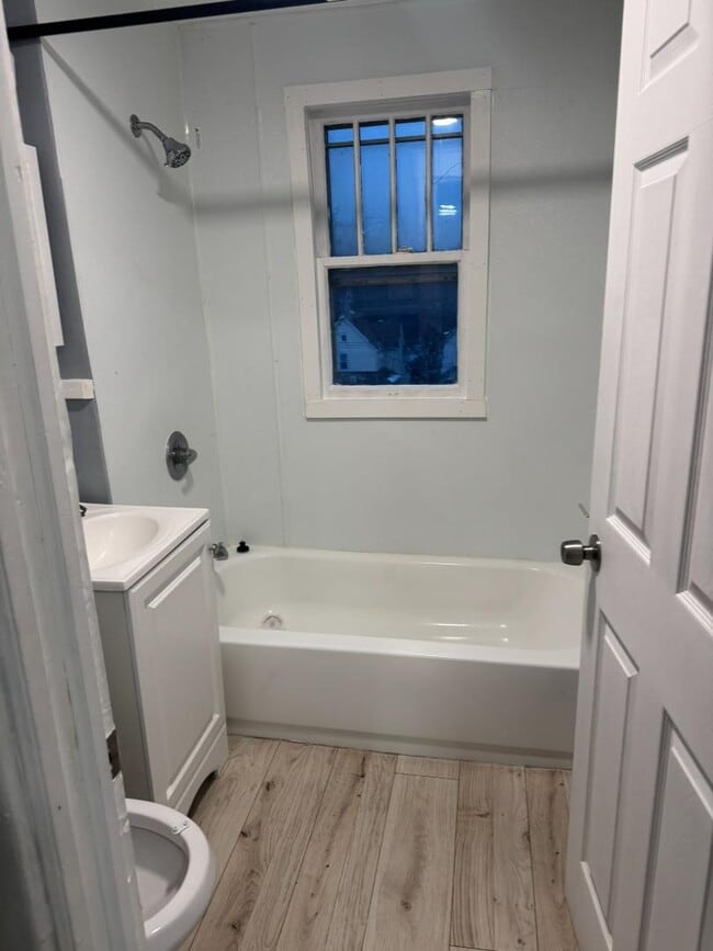 Building Photo - 305 Grand Ave