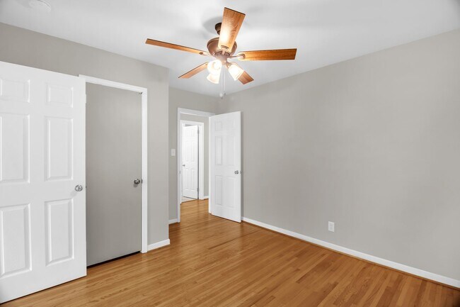Building Photo - Cute 3 bedroom, 1 bathroom in High Point