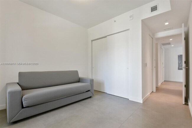 Building Photo - 3131 NE 7th Ave