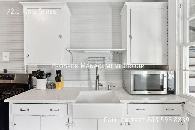 Building Photo - 3BR/2BA Furnished Apartment South Of Broad